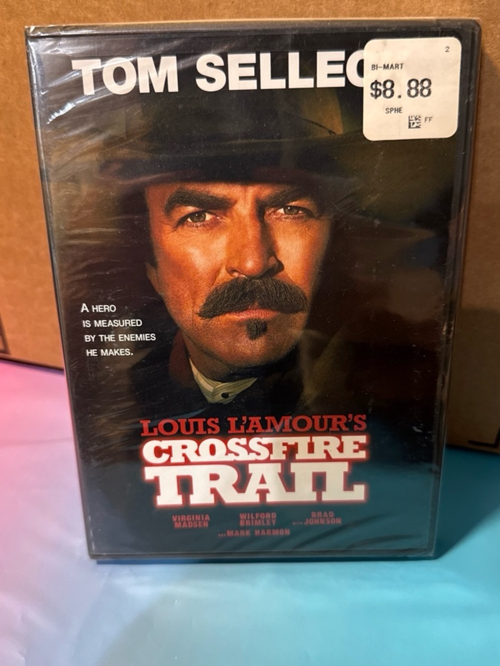 Tom Selleck Crossfire Trail VHS/DVD Cover - Black and Red